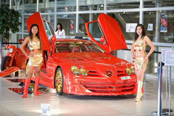 McLaren SLR 999 adorned with a gold plated finish of more than 5 kg