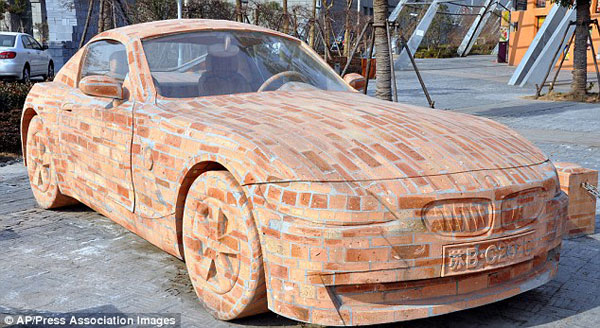 The-BMW-Z4-Made-Entirely-out-of-Bricks-4.jpg