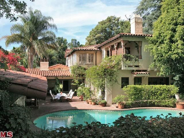 Winona Ryder's Villa