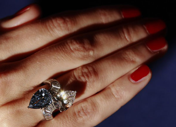 blue diamond ring by bulgari