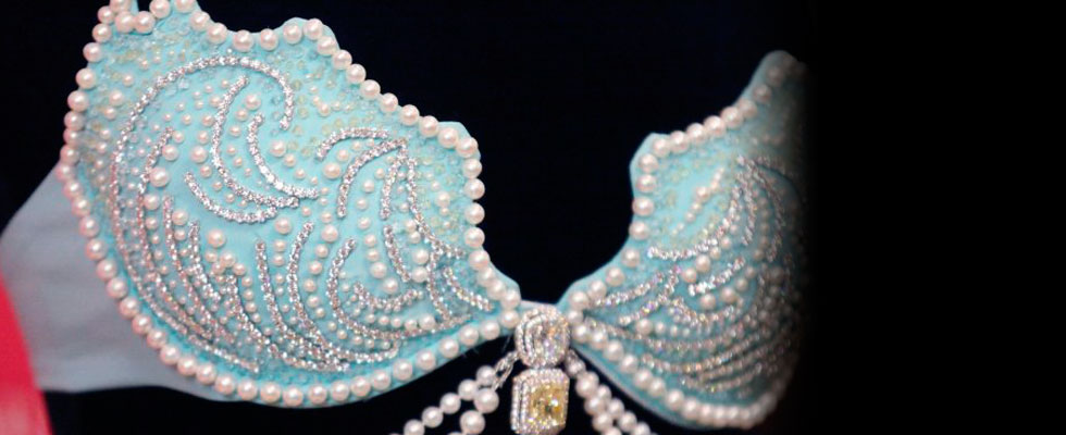 Miranda Kerr Unveils $2.5 million Victoria's Secret Fantasy Treasure Bra