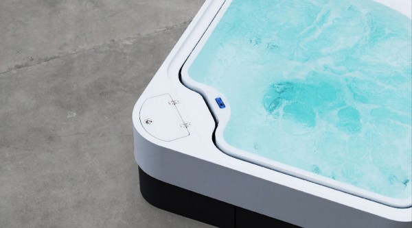 Blanc 5 Infinity Spa - Fully Portable Overflow Spa