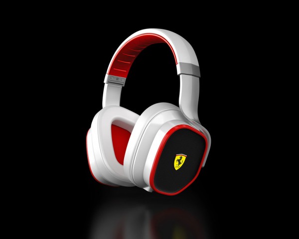 Ferrari Cavallino Dock and Headphone Collection by Logic3