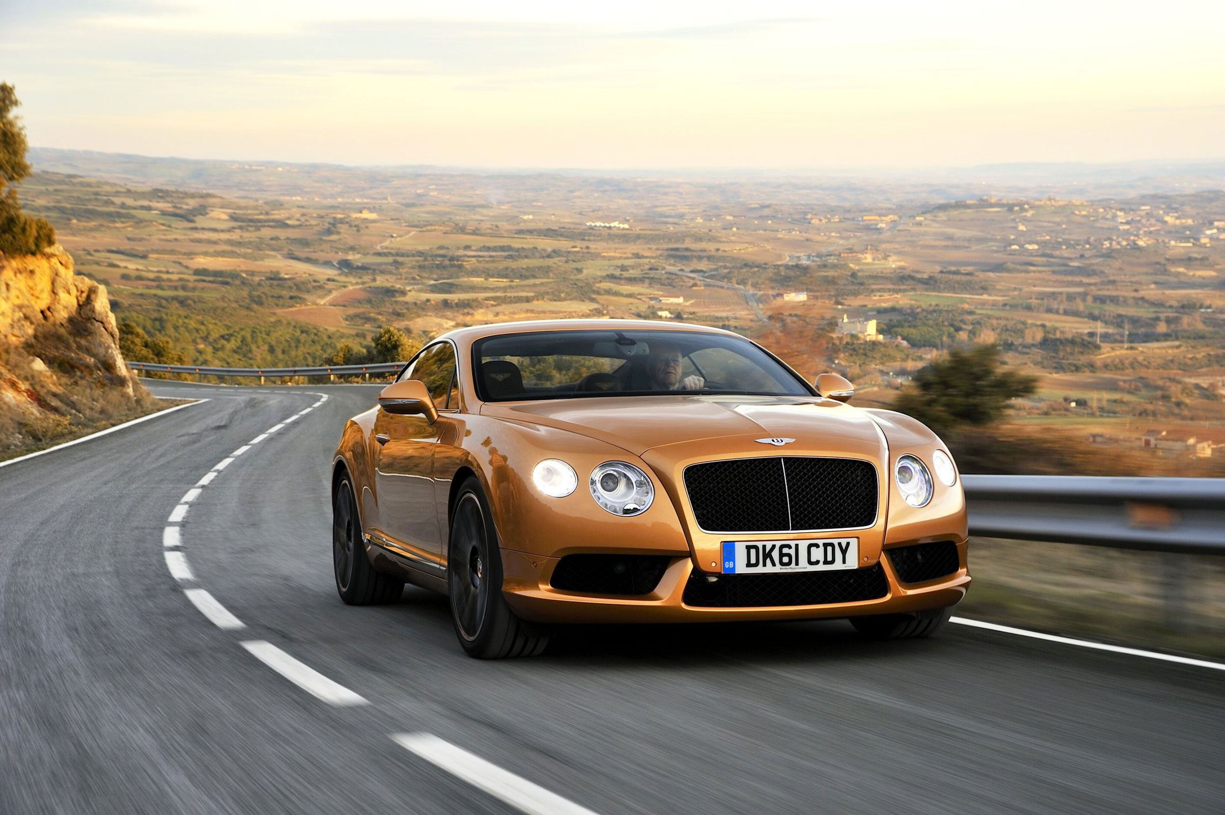 New Images of Continental GTC and Continental GT V8  eXtravaganzi