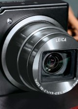 Leica V-Lux 40 - Super-zoom compact digital camera with touch-screen, 20x zoom, GPS and HD video