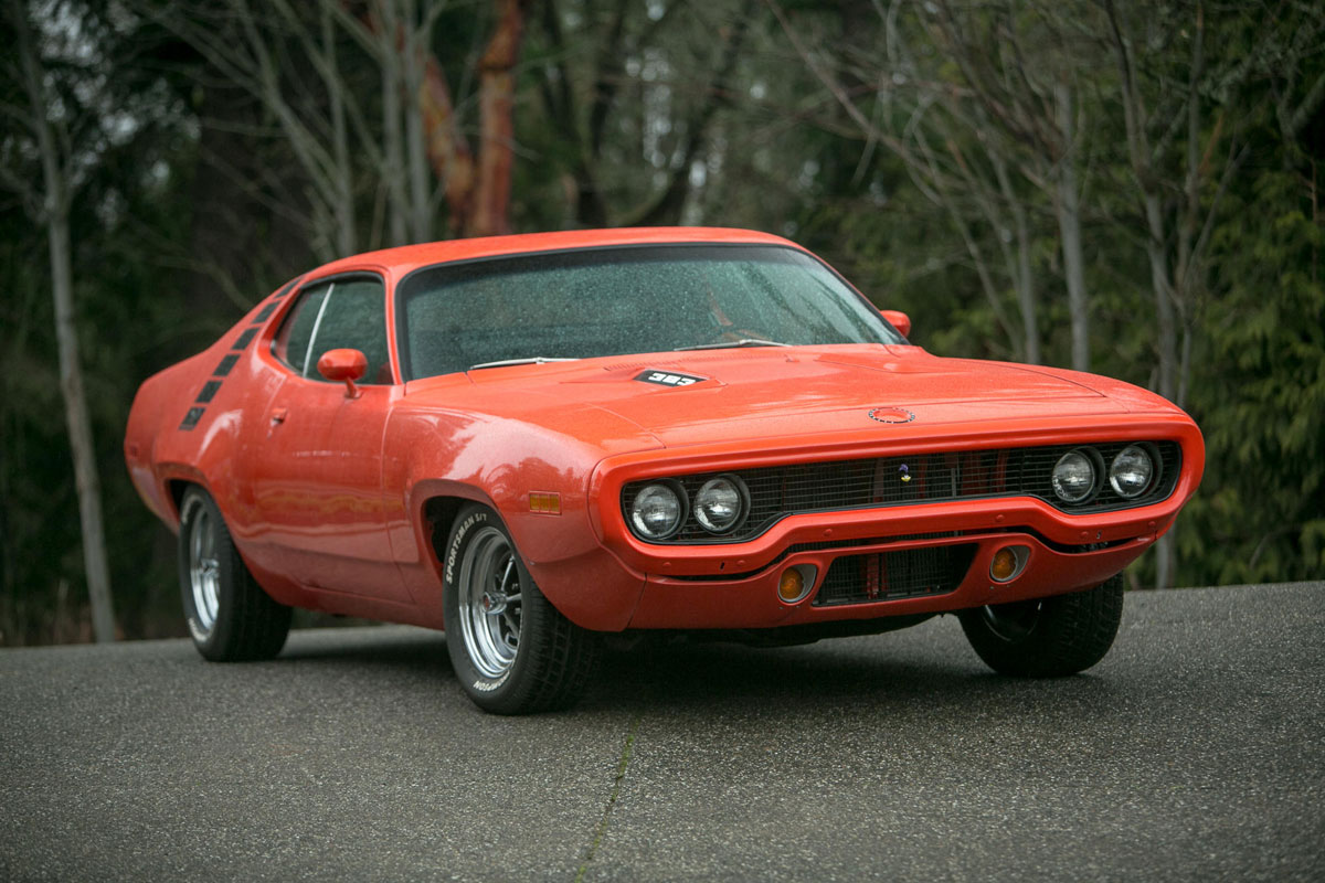 1971-Plymouth-Road-Runner-383-Magnum-Tri