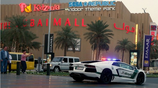 Dubai police welcome Lamborghini Aventador cop car