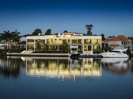 Luxurious Waterfront Family Estate
