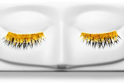 Pure gold eyelashes up for grabs at Barney’s, New York