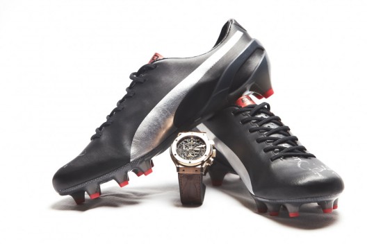 Each limited edition of Hublot Falcao watch will come with a special version of the 1.2 evoSPEED boots.