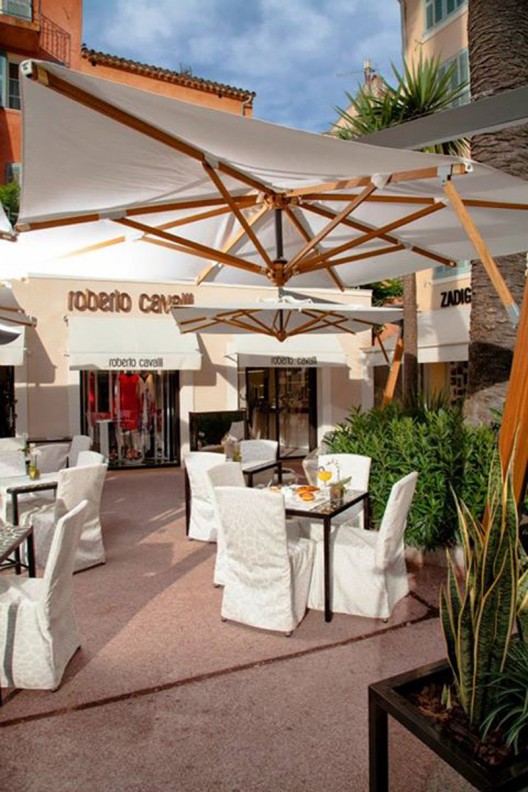 Roberto Cavalli Opens Saint-Tropez Café