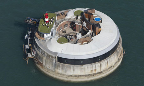 Private island Spitbank Fort situated 1.6 kilometers from the coast Hemfira offers access to the world's most expensive romantic date at a cost of $52,000.