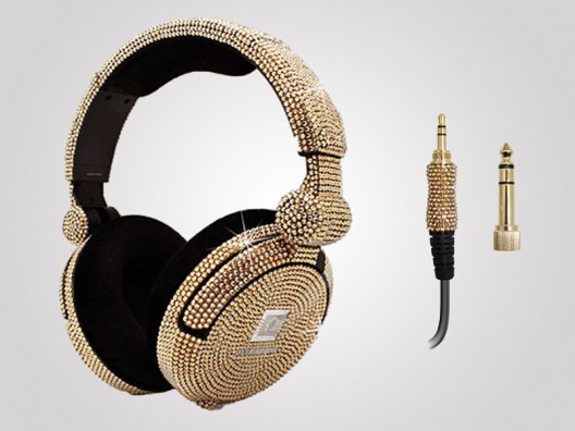 iWave Crystal Headphones screams bling even without making any noise