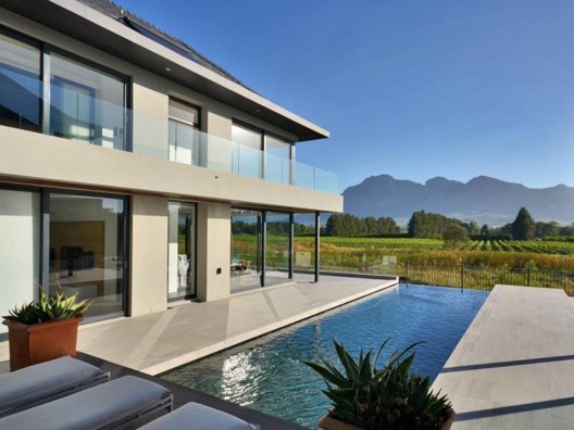 Located at Paarl, Western Cape, South Africa, this property cost R 22 200 000 ZAR / $2,164,671 USD and represent Award Winning Golf Property