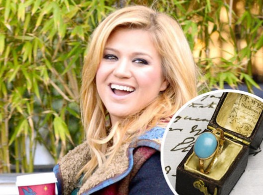 Kelly Clarkson Forbidden To Take Jane Austen Ring Out Of UK