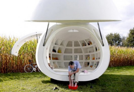 Intriguing Mobile Office With The Shape Of An Egg By dmvA