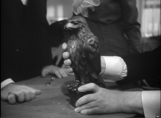-Maltese-Falcon-from-the-1941-movie-4