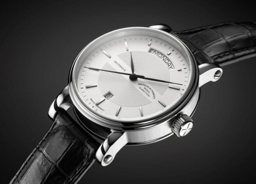 Teutonia II Tag / Date watch is a new member of the Teutonia watch collection