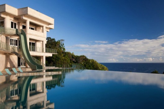 Waterfalling Estate - Hawaiian Ultimate Getaway on Sale for $26,5 Million