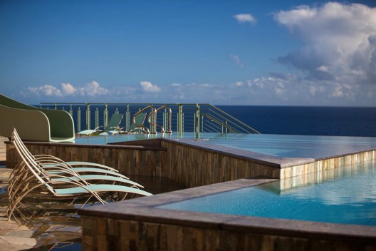Waterfalling Estate - Hawaiian Ultimate Getaway on Sale for $26,5 Million
