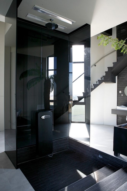 WWII Water Tower Transformed Into A Very Cool 6-Story Luxury Home