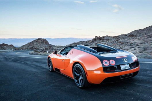 The Bugatti Dynamic Drive Experience Wants You to Push the Veyron Grand Sport Vitesse to Its Limits