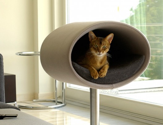 Move over cat baskets! The Rondo stand is the coolest new cat crib around