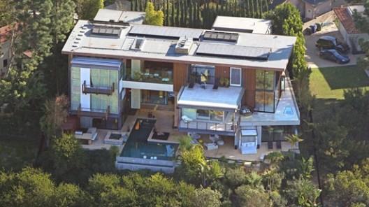 Ashton Kutcher And Mila Kunis Bought $10,000,000 House