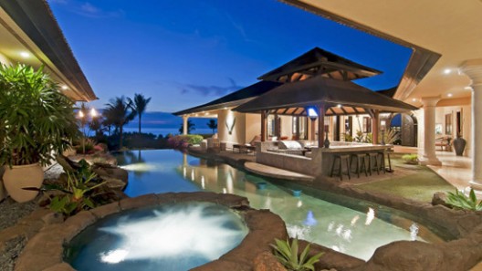 Hale O'ola - Luxury Villa with Waterfalls in Hawaii