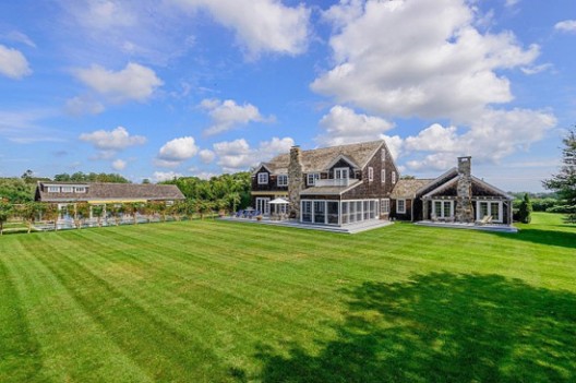 Real Housewife LuAnn de Lesseps cuts price for Hamptons farmhouse