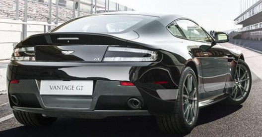 Aston Martin For New York Motor Show Has Prepared Vantage GT And DB9 Carbon