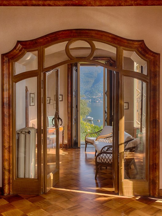 Luxury Villa Overlooking Lake Como on Sale