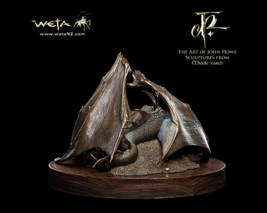 This $4,900 Smaug the Golden bronze statue by WETA Workshop is truly amazing