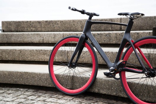 The Hi-Tech Vanhawks Valour Aims to Brings Cycling into the 21st Century