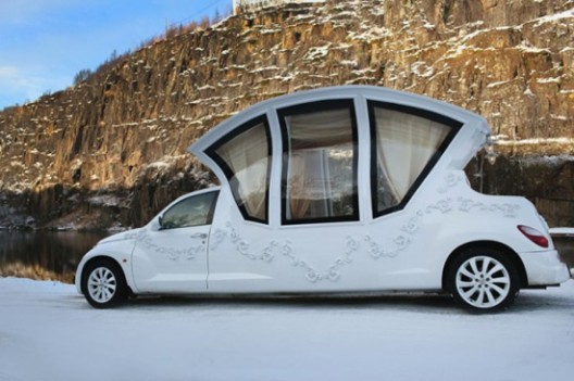 Chrysler PT Cruiser Limousine For Weddings In Russia