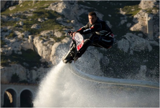 Franky Zapata's Hoverboard - Water-Powered Beast
