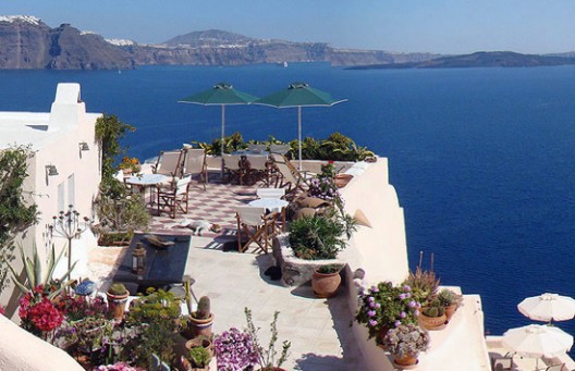 Hotel Aris Caves, Oia, Santorini lets you live like the Flintstones