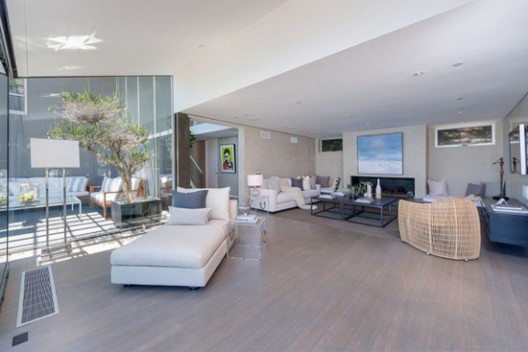 Matthew Perry's Malibu Home on Sale for $12,5 Million