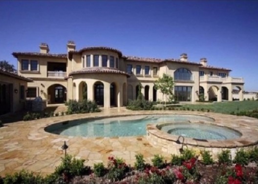 Michael Jackson's Estate Buys $10.75 Million Calabasas Residence