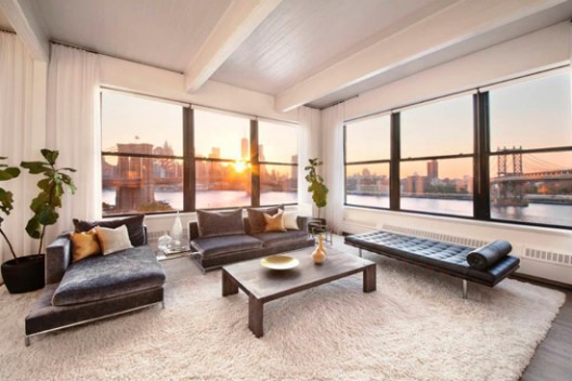 Anne Hathaways Brooklyn Closet Finally Finds a Buyer at $4.25 Million