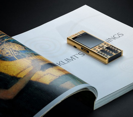 A luxury phone pays homage to Gustav Klimt