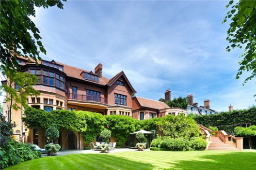 Luxury Villa Near Londons Hampstead Village on Sale