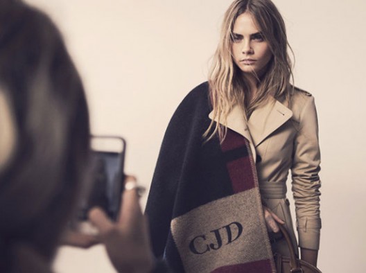 GET YOUR OWN MONOGRAMMED BURBERRY SCARF NOW!