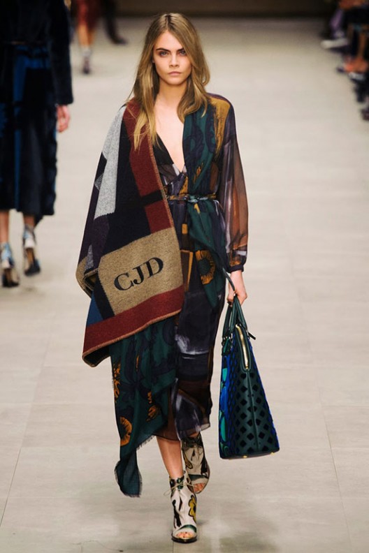 GET YOUR OWN MONOGRAMMED BURBERRY SCARF NOW!
