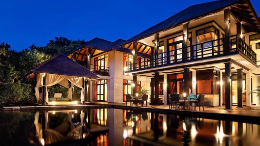 The Sun Siyam Iru Fushi - a 5-star luxury resort in Maldives