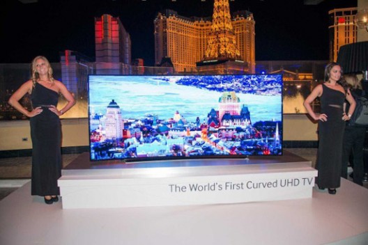 Samsung introduces a 105? curved UHDTV for $120,000