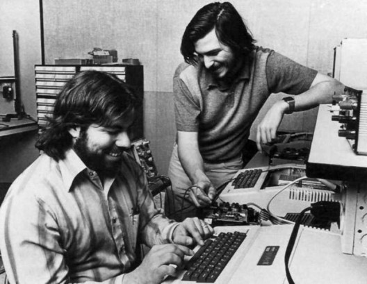Apple I - Handmade by Steve Wozniak Could Fetch $500,000 at Bonhams