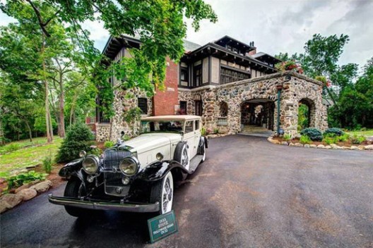 Ultra Luxury Golden Hill Estate on Sale for $5,5 Million