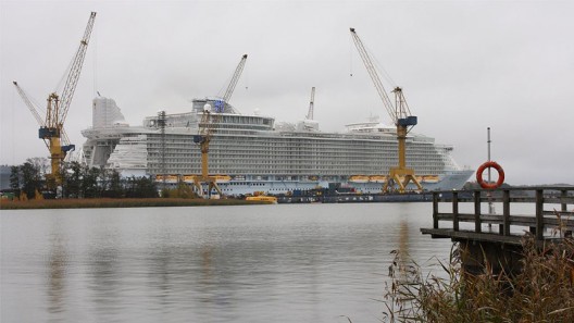 Oasis Of The Seas - World's Largest Cruise Ship Sails from Southampton after UK Stop-off