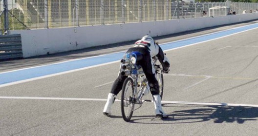 Rocketman - With Bicycle to a Speed of 333km / h And World Record